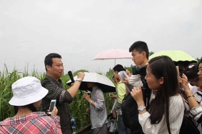 刘文亮老师讲解，助教摄像